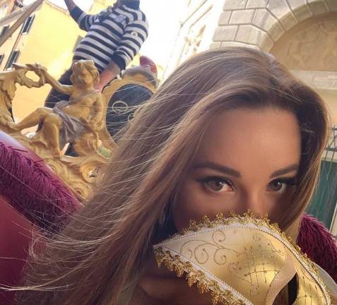 Hallan degollada en una maleta a influencer rusa