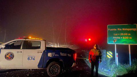 Nueva explosión deja un herido y buses afectados en la vía Cuenca–Girón–Pasaje