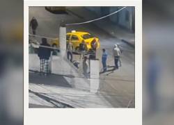 Sujeto quedó con quemaduras de segundo y tercer grado tras ser linchado por taxistas.