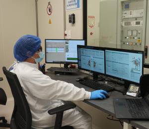 El nuevo radiofármaco, desarrollado por el Centro de Medicina Nuclear Molecular de SOLCA Quito, permite la obtención de imágenes PET/CT de alta calidad, facilitando la detección temprana de tumores.
