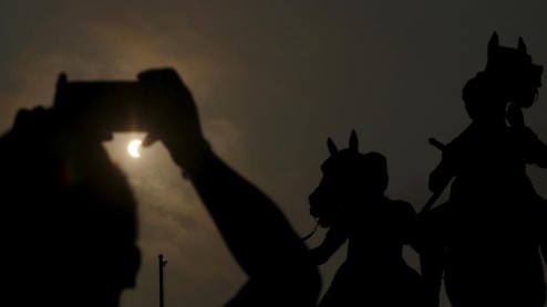 Las mejores fotografías del único eclipse total de sol de 2016