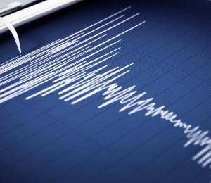 Un sismógrafo registrando un temblor.