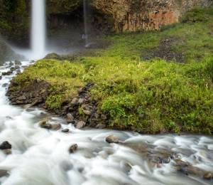 Imagen de la cascada 'Manto de la novia' ubicada en Baños de Agua Santa en Ecuador, destino reconocido por la publicación Condé Nast Traveler como una de las 20 ciudades más bellas del mundo.