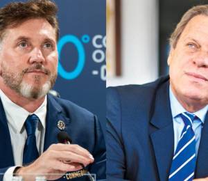Alejandro Domínguez es presidente de CONMEBOL, mientras que Ramón Jesurún es presidente de la Federación Colombiana de Fútbol.