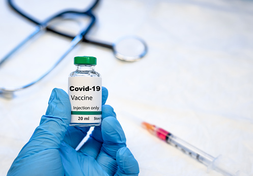 ¿Cuántas personas deben ser vacunadas contra la COVID para alcanzar la inmunidad colectiva?