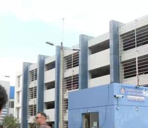 Ingreso principal del Cuartel Modelo, donde se encuentra detenida Luisa González.
