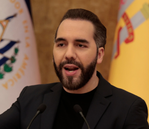 Nayib Bukele durante una rueda de prensa en San Salvador.