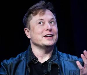 Todo lo que dice Elon Musk tiene un aire de irrealidad, según el cineasta Alex Gibney.