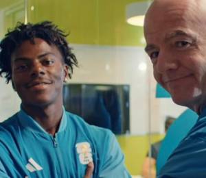 Streamer IShowSpeed junto al presidente de la FIFA Gianni Infantino.
