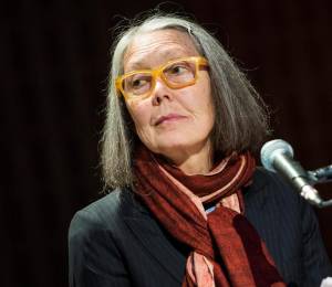 Carson ha recibido premios como el Princesa de Asturias de las Letras y el T. S. Eliot de poesía.
