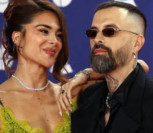 La cantante protagonizó una actuación que confundió a miles de seguidores en redes sociales.