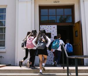Regreso a clases Sierra-Amazonía 2026: revise el calendario de ingreso y el gasto máximo en útiles escolares
