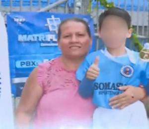 Mujer sufrió accidente en un juego mecánico en el sector de Samanes.