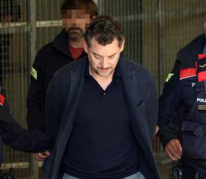 Jonathan Andic es escoltado por los Mossos d'Esquadra en Martorell, cerca de Barcelona.