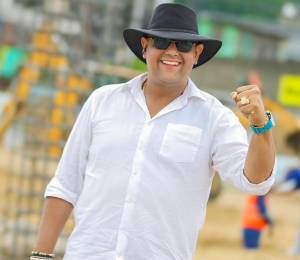 Vicko Villacís llegó a la Alcaldía de Esmeraldas en 2023 con el respaldo del movimiento Revolución Ciudadana.