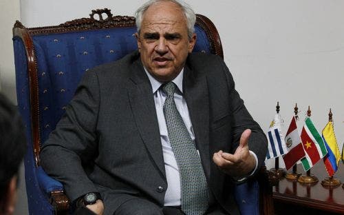 Jefe de Unasur destaca que Rousseff superará la crisis