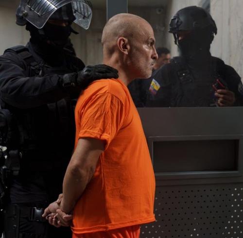Reimberg atribuye deportación de José Serrano a alerta de Interpol y procesos en Ecuador