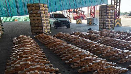 Cargamento de droga incautado en Puerto Bolívar, Machala.