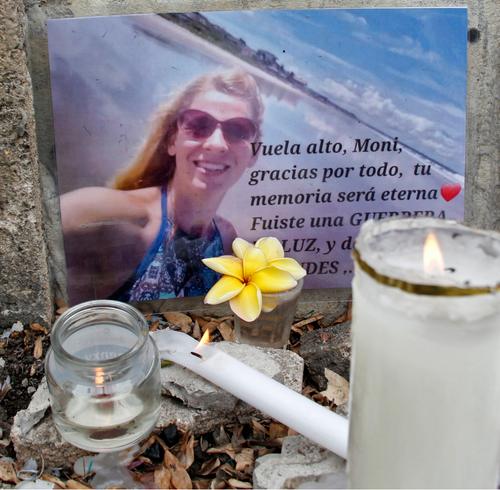 Vista de un altar en homenaje a la fallecida activista ambiental polaca Monika Silva Koniuszek en un parque de Montañita, provincia de Santa Elena, Ecuador, el 12 de junio de 2026.