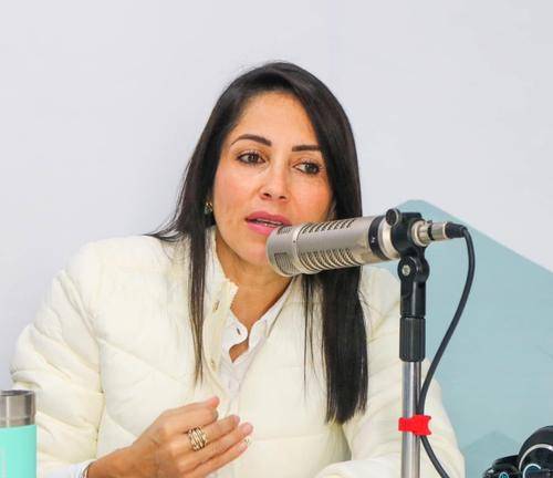 Luisa González durante una rueda de prensa.
