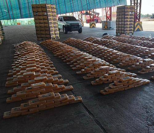 Cargamento de droga incautado en Puerto Bolívar, Machala.