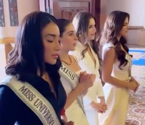La Miss Universo Fátima Bosch entró de rodillas en una basílica de Costa Rica junto a Mara Topic