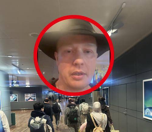 Ola Bini informó que arribó a Suecia.