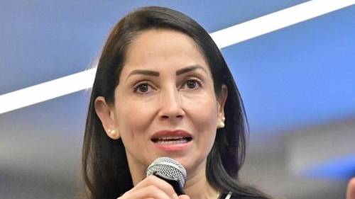 Luisa González confirma que buscará la Prefectura de Manabí, sin revelar el movimiento que la impulsará