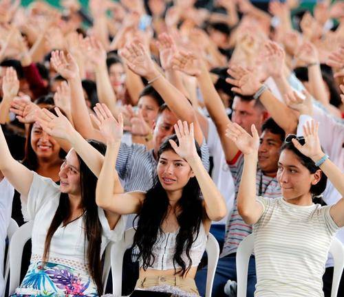 Autoridades advirtieron sobre estafas a beneficiarios de Jóvenes en Acción.