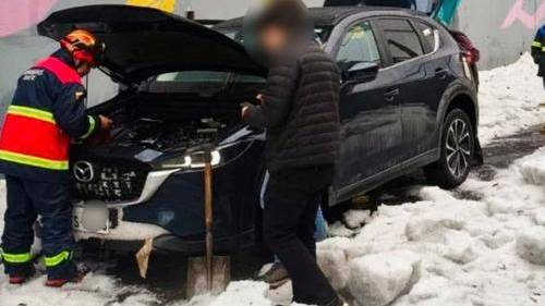 Granizada en Quito deja acumulaciones de hielo de hasta 35 centímetros y provoca emergencias