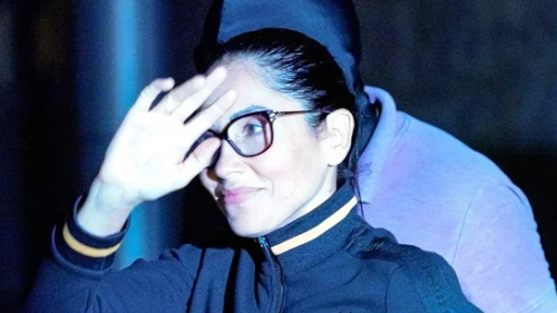 Luisa González llega a Latacunga bajo resguardo policial tras recibir prisión preventiva