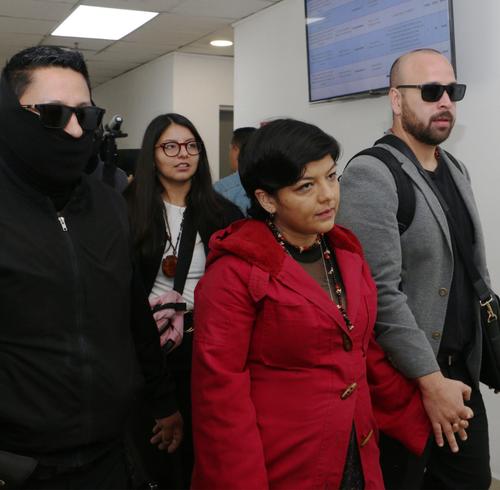 Caso Villavicencio: Hijas del excandidato presidencial piden excluir como acusadora particular a Verónica Sarauz