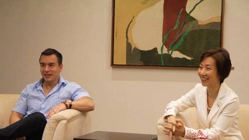 Daniel Noboa y Grace Fu, ministra de Sostenibilidad y Medio Ambiente de Singapur.