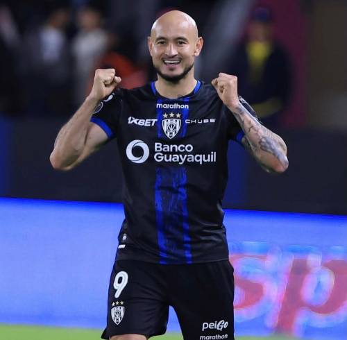 Carlos González celebrando la anotación de Independiente del Valle en Copa Libertadores.