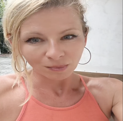 Monika Silva fue hallada sin vida en su casa de Montañita.