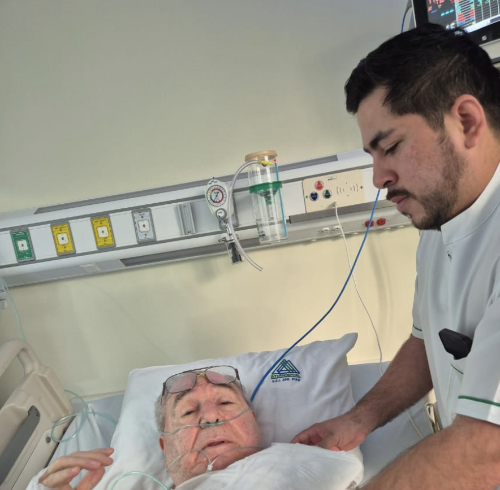El expresidente Abdalá Bucaram fue sometido a una cirugía de corazón.