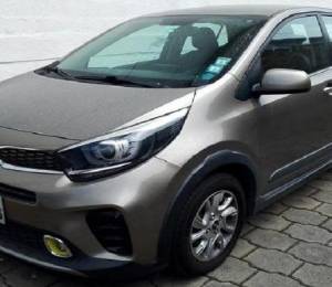 Entre los vehículos consta un Kia Picanto, con una base de USD 8.301,56 y un avalúo de USD 11.068,75.