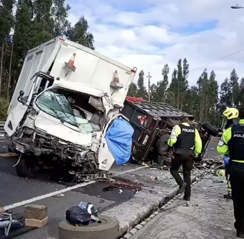 Accidente de tránsito en Cajas, vía Panamericana Norte.