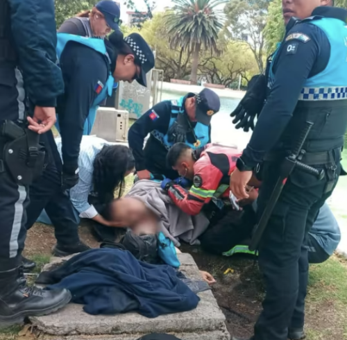 Hombre cayó a la laguna del parque La Carolina y casi se ahoga.