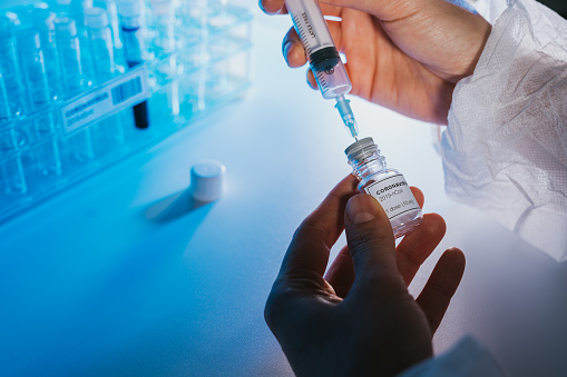 Pfizer solicita autorización a la UE para comercializar su vacuna contra la COVID
