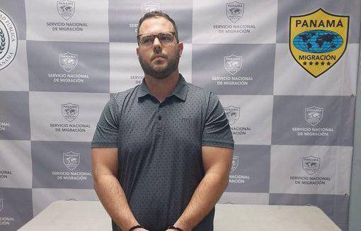 John Nelson Poulos, de 35 años, fue detenido el pasado martes en la noche por agentes de Migración en el aeropuerto de Tocumen, ubicado en Panamá.