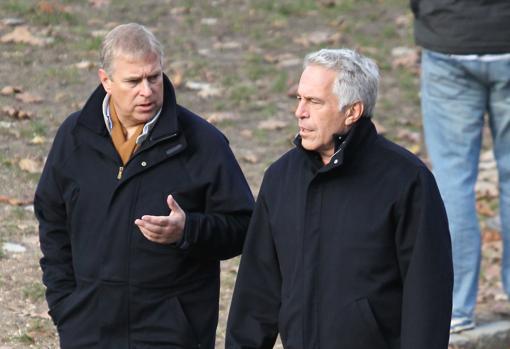 $!Príncipe Andrés de York junto a Jeffrey Epstein años antes del juicio y suicidio de Esptein en 2009