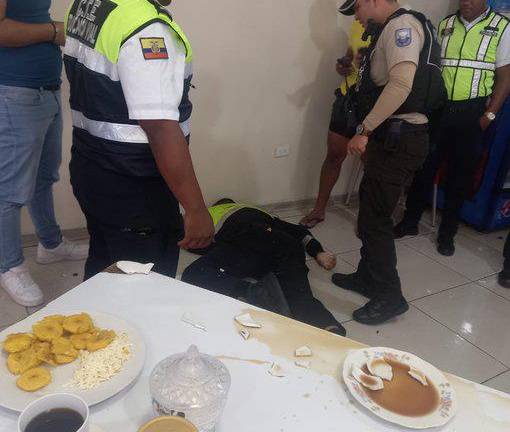 Sicarios asesinan a directivo de la Comisión de Tránsito, dentro de un restaurante en Santo Domingo