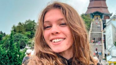 Debate en Francia: Youtuber de 23 años con personalidad múltiple pide suicidio asistido Debate en Francia: Youtuber de 23 años con personalidad múltiple pide suicidio asistido