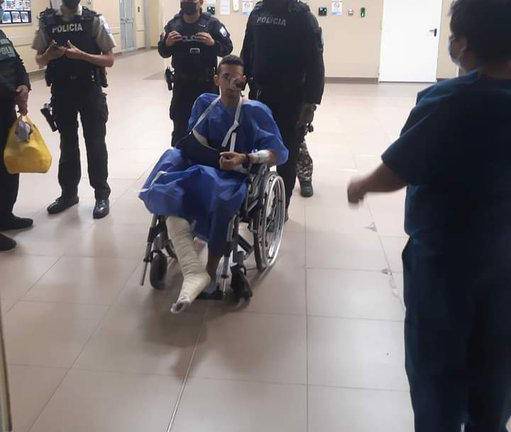 PPL se disfrazó de doctor para escapar de hospital en Guayaquil