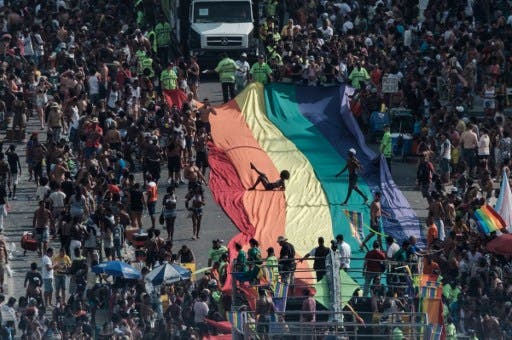 Río de Janeiro alza su voz en favor de derechos LGBT en desfile del Orgullo