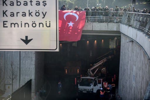 Aumentan a 38 los fallecidos por atentados de Estambul