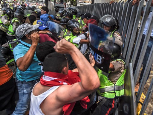 Protestas contra Maduro elevan la tensión en Venezuela