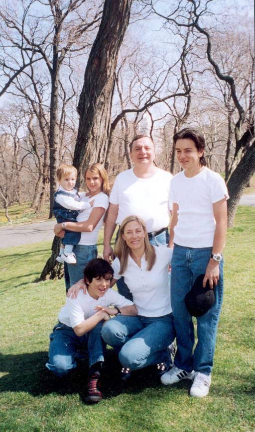 ¿Quién es Anabella Azin? La mamá del presidente Daniel Noboa presidirá ...