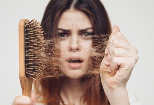 ¿Por qué se produce la pérdida del cabello?